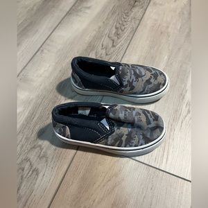 US sport size 9 toddler camo slip on shoes